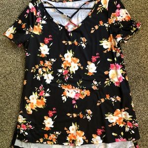 Black floral t, worn once. EXCELLENT condition